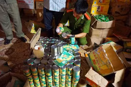 Phát hiện kho đóng hộp thực phẩm Trung Quốc giả mác Mỹ, Nhật