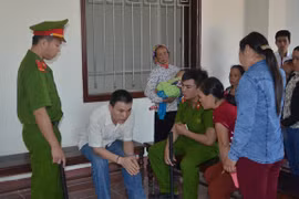 Kẻ ma mãnh cho ma túy vào bao cao su rồi giấu trong hậu môn