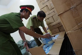  Tạm giữ gần 500 hộp sữa bột trẻ em mang nhãn mác Nhật Bản