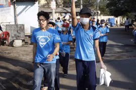 Nhặt rác mọi nơi ta đặt chân đến