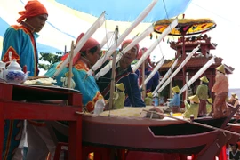 Sử thi người miền biển