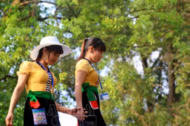 Bài 4: Nơi hoa ban nở thành người con gái Thái