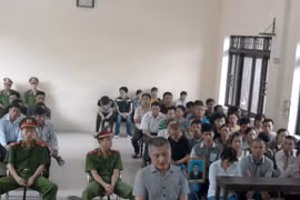 Vợ ngoại tình với bạn tại nhà bị chồng phát hiện đâm chết