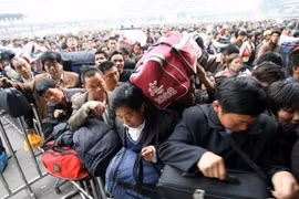 Hình ảnh "khủng khiếp" từ cuộc di cư về quê ăn Tết của người Trung Quốc