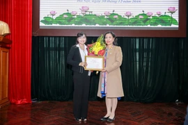 Trao giải cuộc thi viết về phòng chống bạo lực gia đình