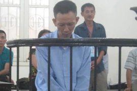 Lái xe chuyên chở phi công nhận tiền "chạy việc" rồi… "chạy làng"