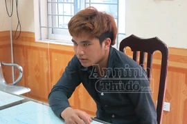 Chạy chốt 141, đâm gẫy chân cảnh sát cơ động