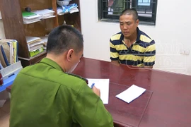 Mang theo ma túy, thanh niên đầu trọc run bần bật khi gặp “141”