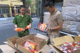 “Chặn đứng” một xe tải đồ chơi chưa kiểm định, từ Móng Cái về Hà Nội