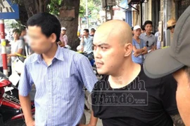 Mang dao phóng lợn, chống đối lực lượng 141 quyết liệt