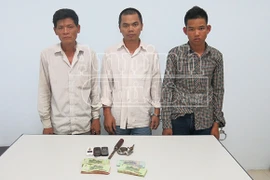 Phá két trộm gần 100 triệu đồng còn quay lại thăm dò tin tức