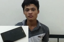 Giả vờ vào quán internet chơi để trộm cắp điện thoại của “game thủ”