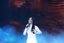 “Ngọc nữ bolero” Tố My lần đầu hát nhạc phim điện ảnh được khen hết lời