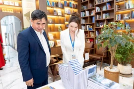 Lý Nhã Kỳ: Năng động trong vai trò kép - ngoại giao và hoạt động cộng đồng