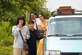 "Làm giàu với ma 2": Khi những gương mặt quen bước ra khỏi vùng an toàn