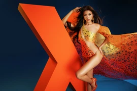 Minh Tú thiêu đốt mùa hè với loạt trang phục táo bạo của NTK Katy Nguyễn