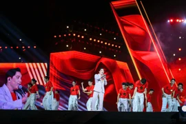 Minh Beta – Chủ nhân bản hit quốc dân “Việt Nam ơi” bất ngờ gây “bão” khi biểu diễn tại Concert Quốc gia