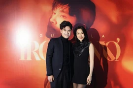 Mỹ Tâm chúc mừng Khắc Hưng ra mắt album