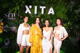 Trương Ngọc Ánh cùng “gà cưng” chúc mừng NTK Katy Nguyễn 