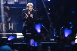 Noo Phước Thịnh khoe giọng hát và vũ đạo ngày trở lại 