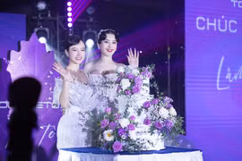 Angela Phương Trinh cùng dàn sao Việt rạng rỡ mừng Lâm Khánh Chi "lên chức"