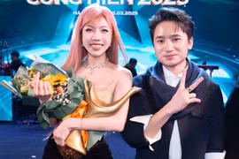 Trang Pháp mở đầu 2025 rực rỡ với giải Nữ ca sĩ của năm