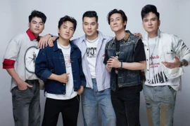 Bất ngờ khi lần đầu tiên 5 ca sĩ đã thành danh lập nhóm 