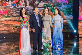 Ba chị em Cẩm Ly, Minh Tuyết và Hà Phương tiết lộ chuyện tình của bố mẹ