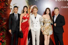 Sao Việt hội ngộ mừng "tân binh" Johnny Dương "chào sân" nhạc Việt 