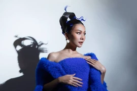Thanh Hằng diễn mở màn Vietnam International Fashion Week 2024