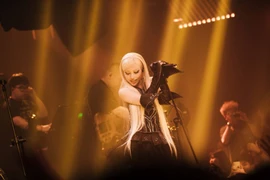 Phùng Khánh Linh bất ngờ ra mắt “Tâm sự với đêm một mình” nói về mối tình đã qua