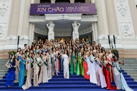 Thí sinh Miss Earth 2023 tìm hiểu về nghệ thuật và văn hóa Việt Nam qua "À Ố show" 