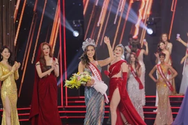 Người đẹp Brazil đăng quang "Miss Charm 2023", nhận phần thưởng 2,3 tỉ đồng tiền mặt 
