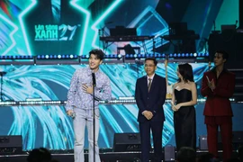 Hieuthuhai đoạt cú đúp giải thưởng Làn Sóng Xanh 2024