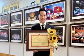 Đạo diễn Lý Hải nhận bằng khen tại Lễ kỷ niệm 80 năm Ngày truyền thống Ngành Văn hóa