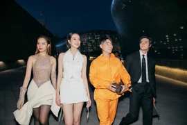 Hoa hậu Thanh Thuỷ, đạo diễn Hưng Phúc hội ngộ Mister International 2017 ở Hàn Quốc