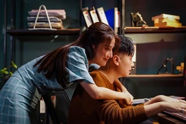 Diễm My 9X bất ngờ trở thành "người tình" của nhạc sĩ Vương Anh Tú 