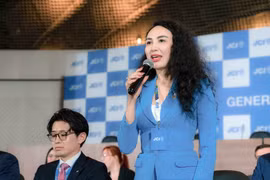 Hoa hậu Ngọc Diễm đón tin vui cùng Học viện "Cuộc sống tươi đẹp"