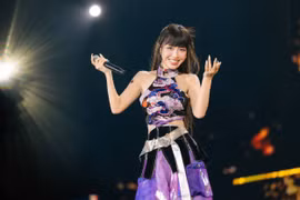 Han Sara vỡ òa hạnh phúc khi có tên tranh giải Thương hiệu hàng đầu Hàn Quốc 2026