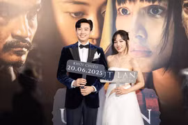 Quốc Trường tình tứ “nàng thơ mới” trên thảm đỏ phim “Út Lan: Oán linh giữ của” 