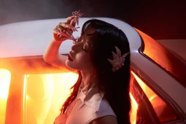 Han Sara tự nhận là “Bóng hồng lẻ loi” trong MV trở lại 