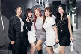 Nhóm nhạc LUNAS khoe dáng trong thiết kế trẻ trung của Đỗ Mạnh Cường