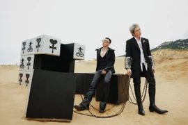 Bộ đôi tạo hit Karik và Only C trở lại với MV “Mời người kế tiếp"