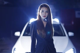 Vợ Ưng Hoàng Phúc vào nhân vật bí ẩn trong MV "Đi sai nước cờ" của chồng