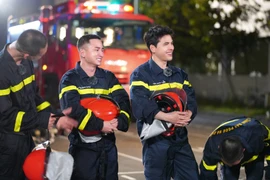 Tập 1 "Chiến sĩ quả cảm" gây sốt với những khoảnh khắc xúc động và hài hước