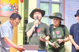 NSƯT Vũ Luân, Phương Lê san sẻ đau thương mất mát với bà con Lào Cai