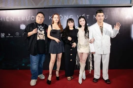 Nhóm nhạc thanh xuân HAT hội ngộ trên thảm đỏ 