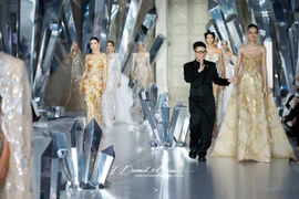 Nhà thiết kế Chung Thanh Phong: “Tôi tin là mình đã ghi được dấu ấn trong làng thời trang Việt"