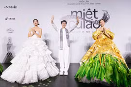 Triển lãm “Miệt cù lao” của Nguyễn Minh Công: Khi tinh hoa văn hóa miền Tây bước lên sàn diễn thời trang Việt