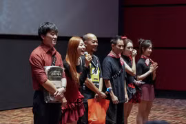 "Lật mặt 8" dẫn đầu doanh thu phòng vé Việt sau 2 ngày chiếu sớm